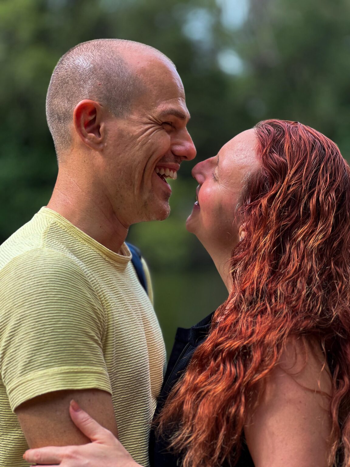 A intimidade emocional antes da física: o que ninguém te contou sobre conexão real